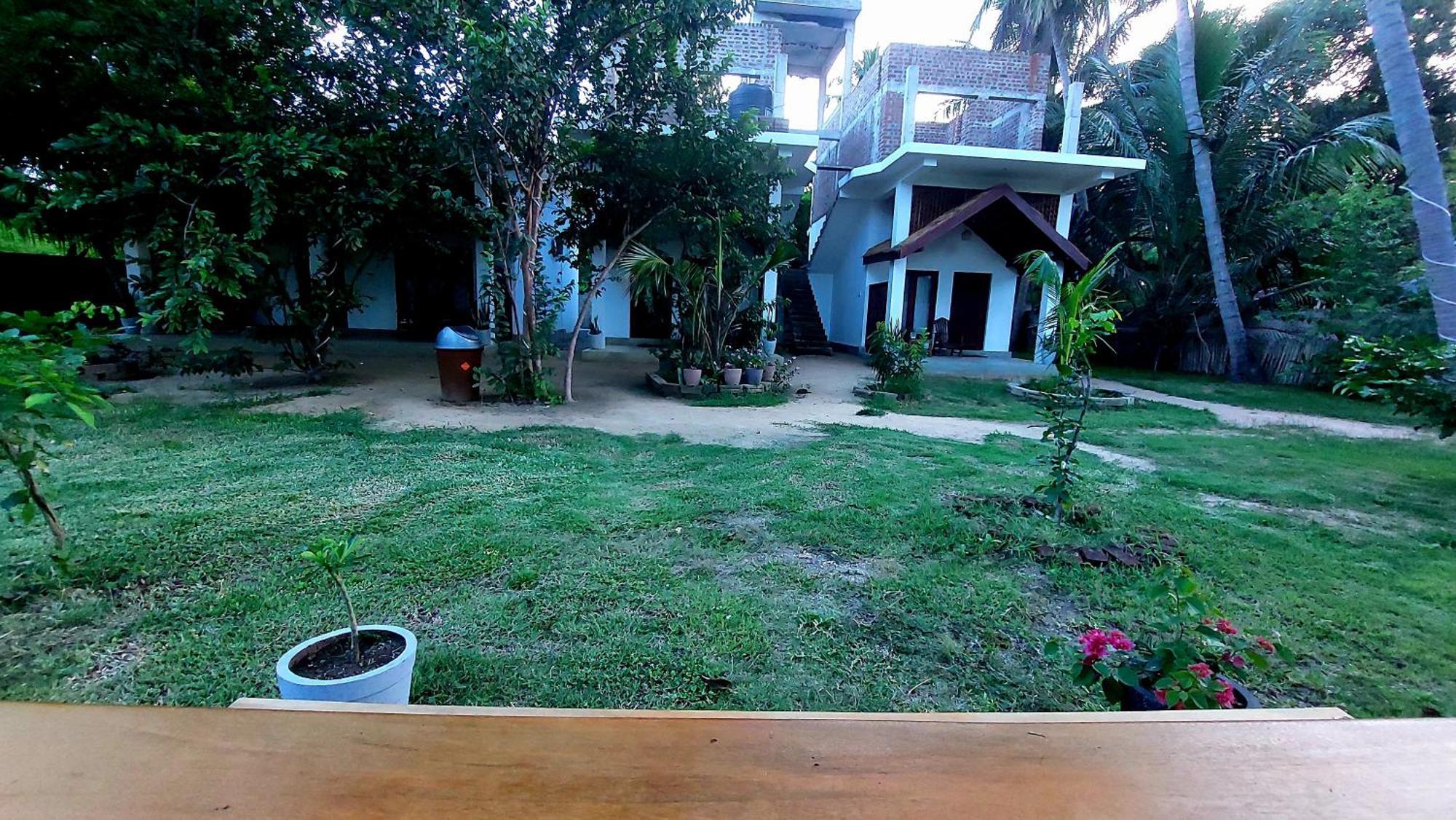 The Dream Inn Guesthouse Passikudah Batticaloa Exterior photo